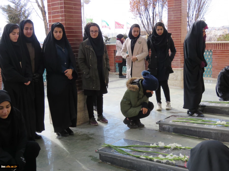 عطرافشانی و غبار روبی مزار شهدا 16