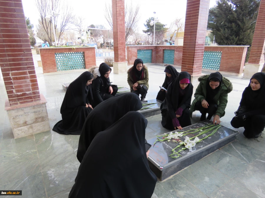 عطرافشانی و غبار روبی مزار شهدا 12