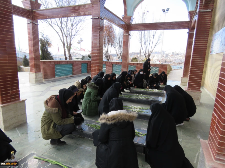 عطرافشانی و غبار روبی مزار شهدا 13