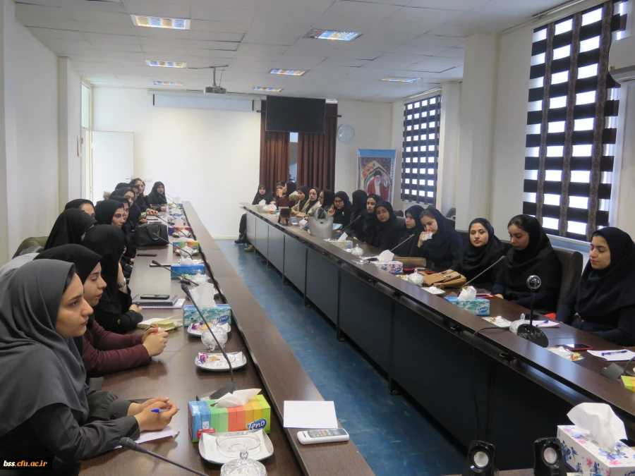 دیدار دکتر معروفی با دانشجو معلمان پردیس بنت الهدی صدر به مناسبت روز زن  4